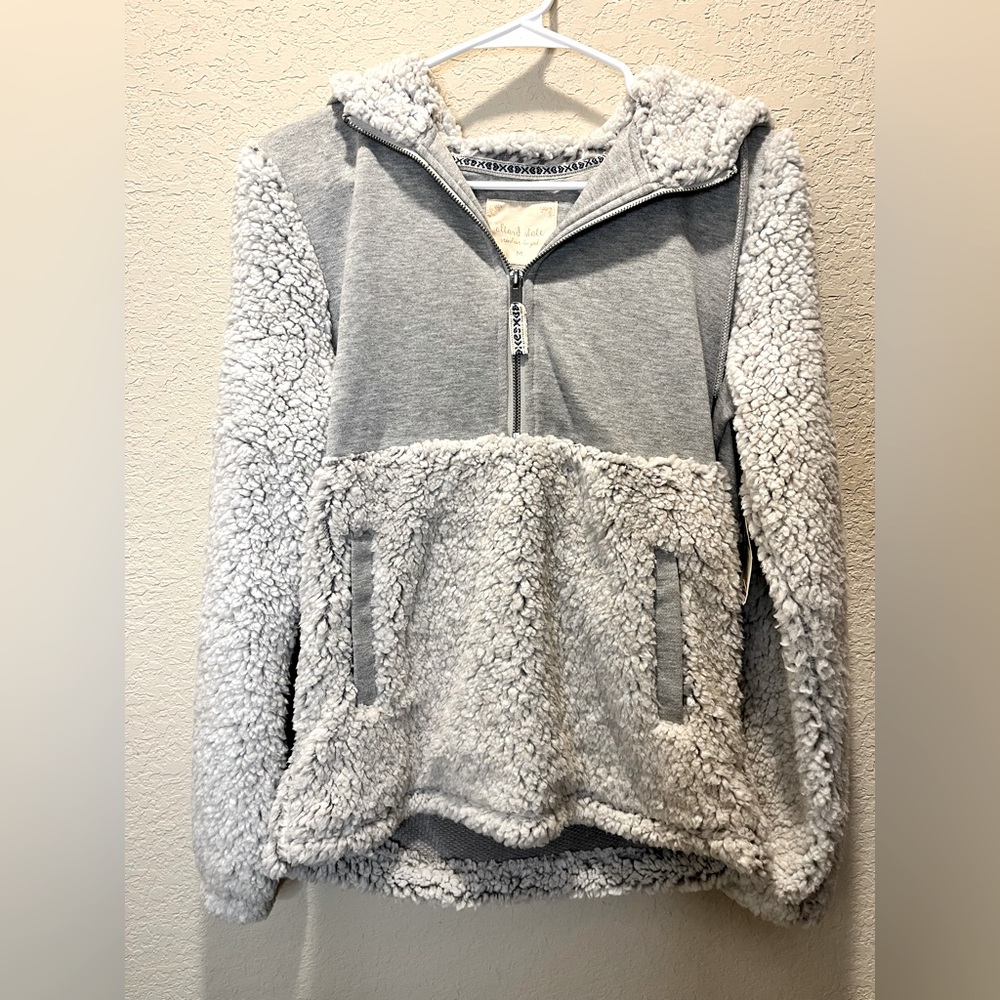 Altar’d state Wubby zip new with tags